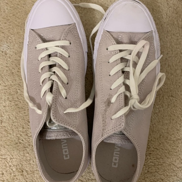 TAN CONVERSE SNEAKERS SIZE 7 - Picture 1 of 6